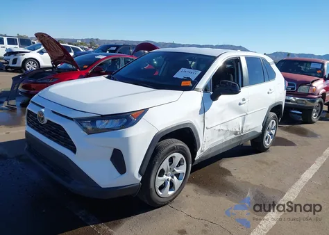 2022 Toyota Rav4 Le z USA, uszkodzony, nr VIN 2T3H1RFV3NC197001